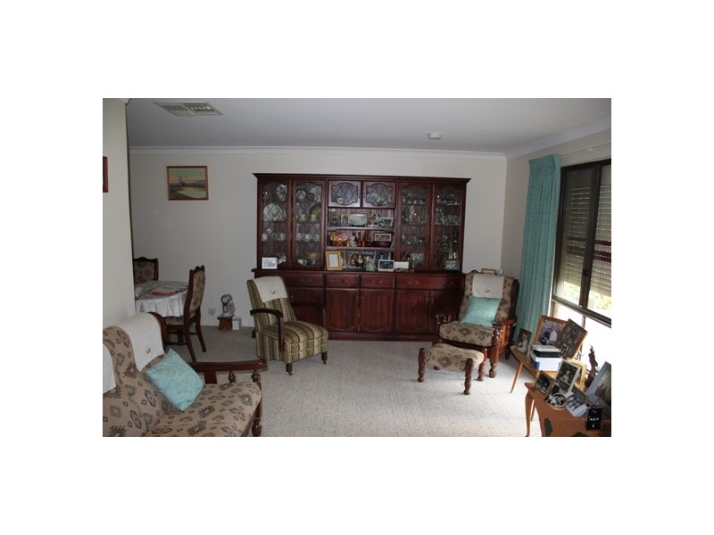 21 FARMVIEW DVE, Bellevue WA 6056