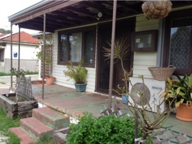 25 Spring Avenue, Midland WA 6056