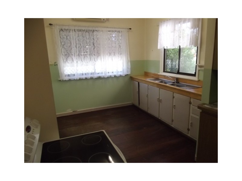 25 Spring Avenue, Midland WA 6056