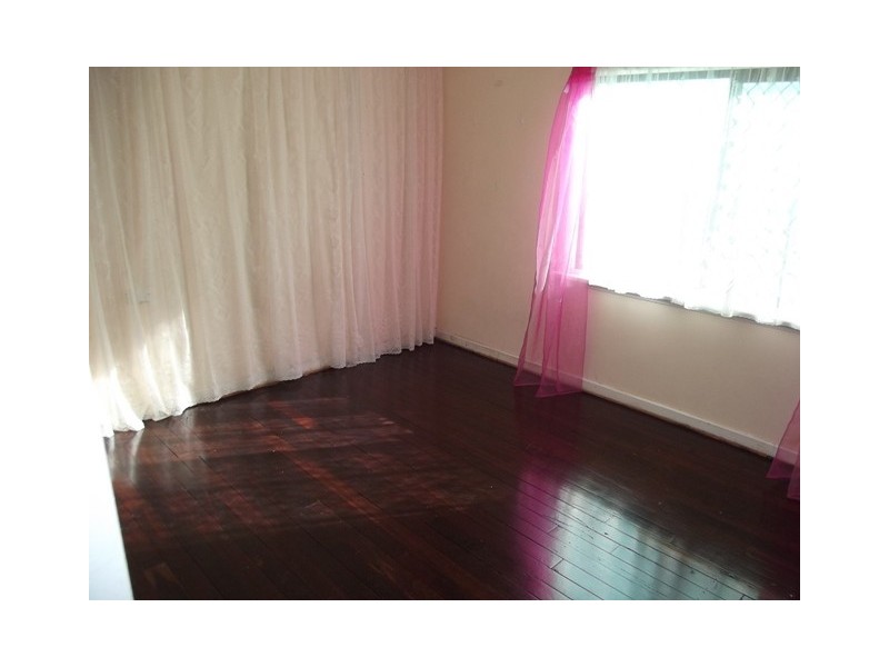 25 Spring Avenue, Midland WA 6056