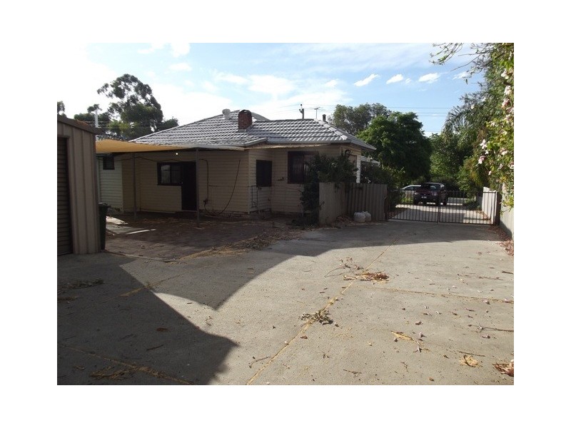 25 Spring Avenue, Midland WA 6056