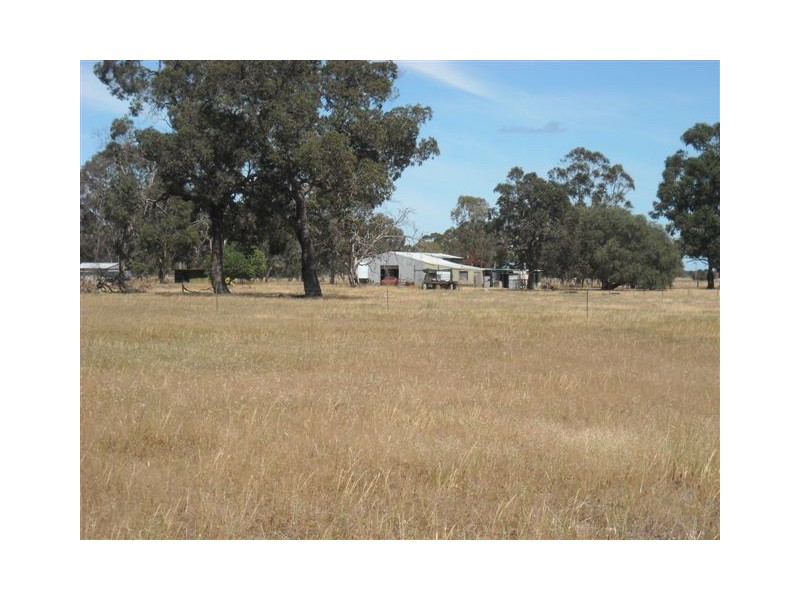 255 Sullivan Rd, Gingin WA 6503