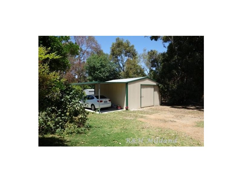 15 Birch Place, Stoneville WA 6081