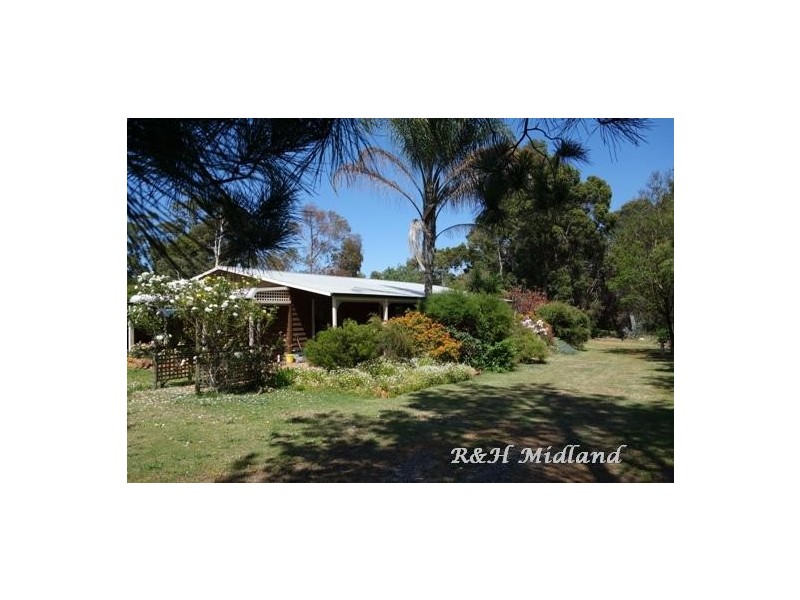 15 Birch Place, Stoneville WA 6081