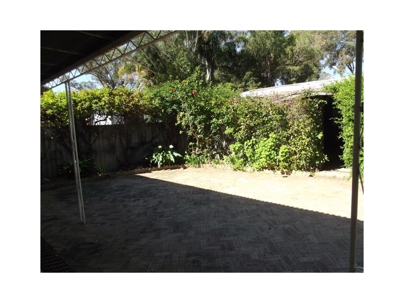 4 The Crescent, Helena Valley WA 6056