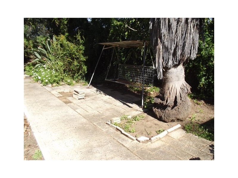 4 The Crescent, Helena Valley WA 6056