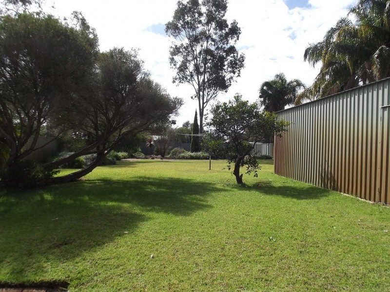 42 Kidman Avenue, South Guildford WA 6055