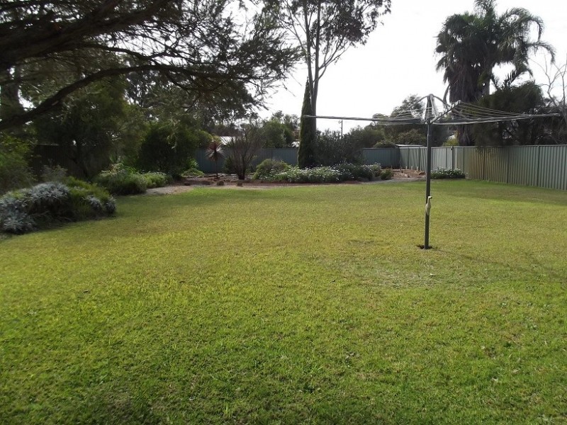 42 Kidman Avenue, South Guildford WA 6055
