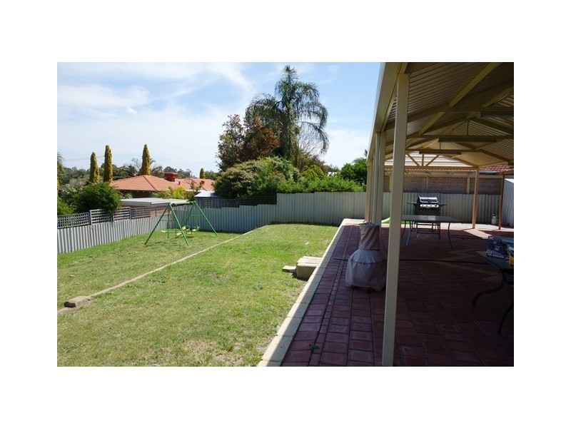 14 Abingdon Road, Swan View WA 6056