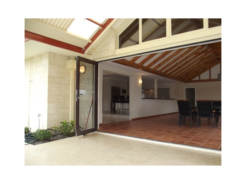 2931 West Swan Road, Caversham WA 6055