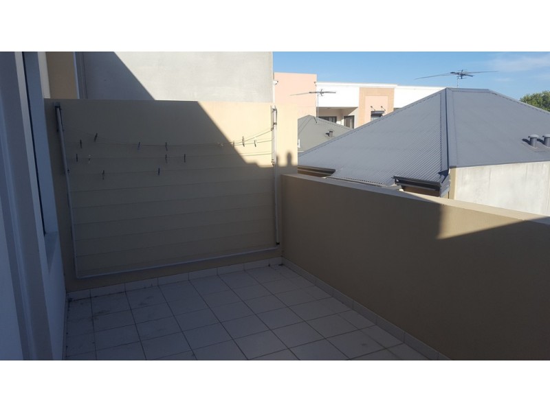 3/32 The Crescent, Midland WA 6056