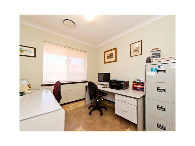 47 Bernley Drive, Viveash WA 6056