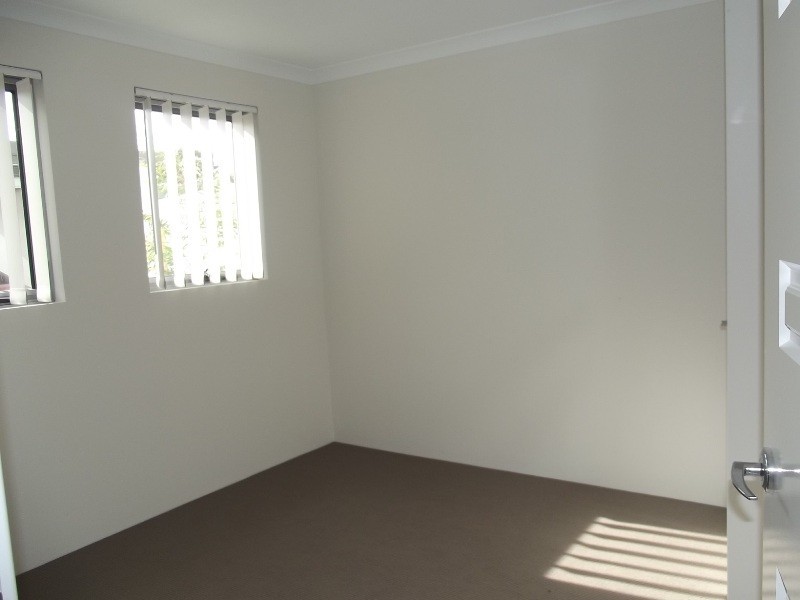 13/13 Spring Ave, Midland WA 6056