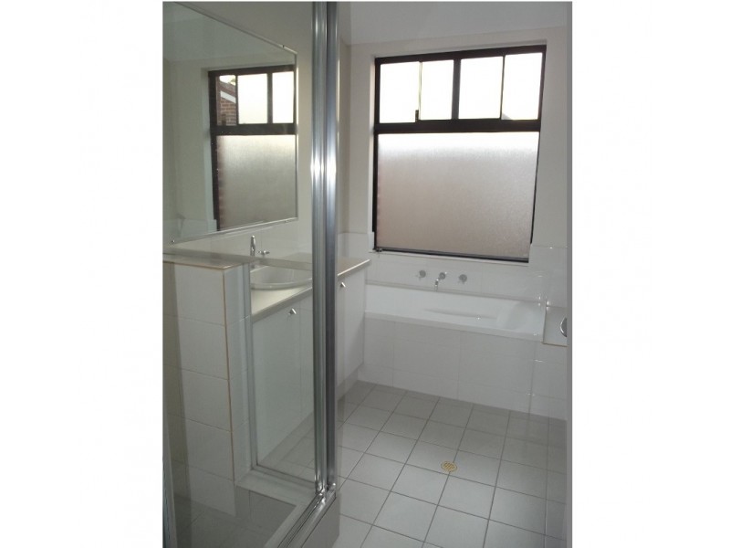 2/6 Henry Street, Midland WA 6056