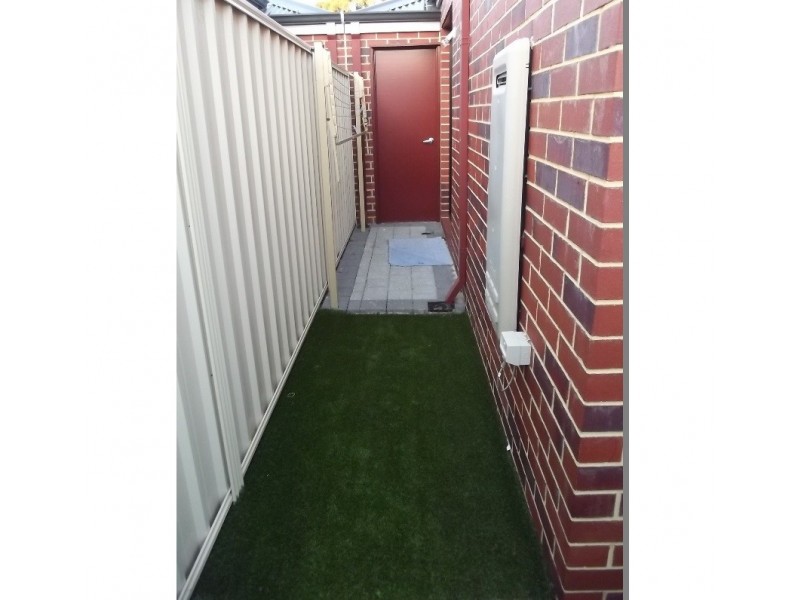 2/6 Henry Street, Midland WA 6056