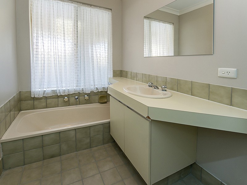 19 Maranon Crescent, Beechboro WA 6063
