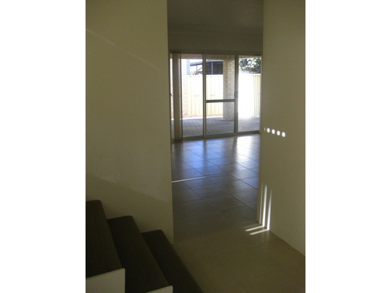 8/88 Alexander Road, Rivervale WA 6103