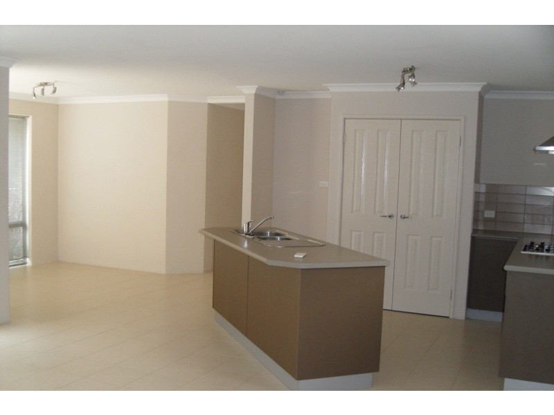 24 Pavilion Circle, The Vines WA 6069