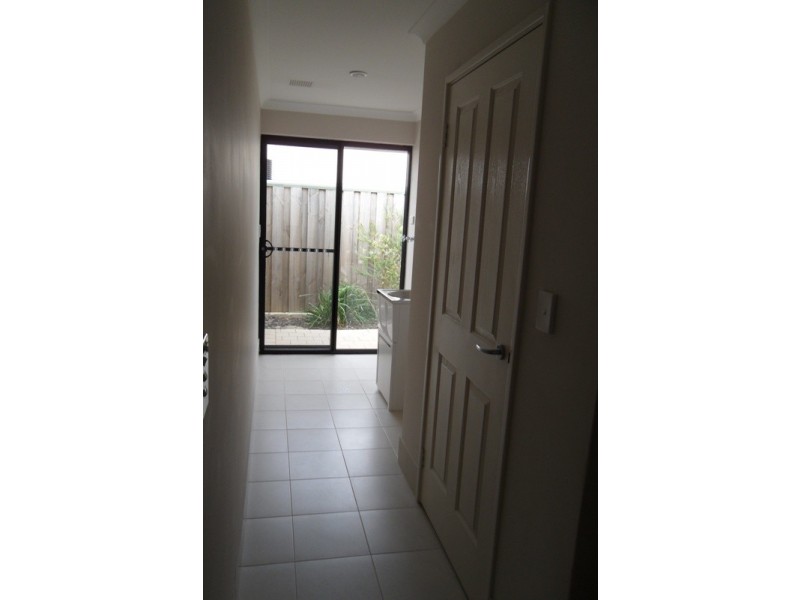 24 Pavilion Circle, The Vines WA 6069