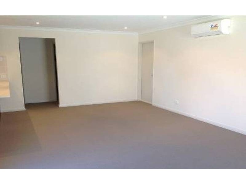 10/3 Spring Avenue, Midland WA 6056