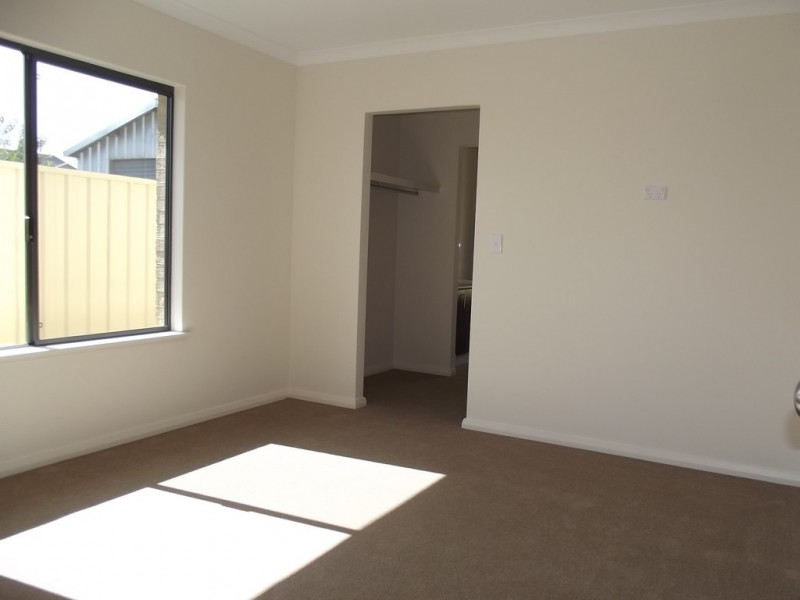 4/50 Hooley Road, Midland WA 6056