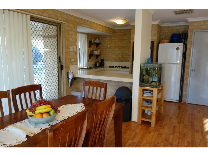 28 Burton Retreat, Stratton WA 6056