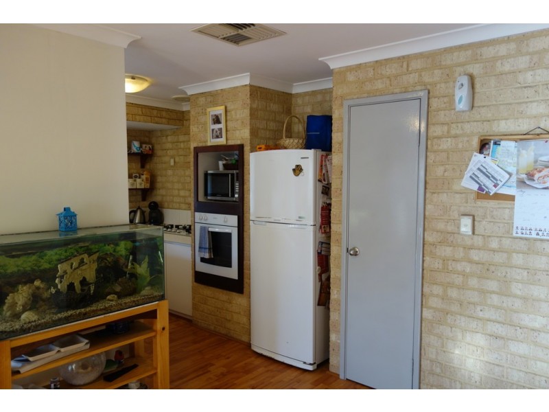 28 Burton Retreat, Stratton WA 6056