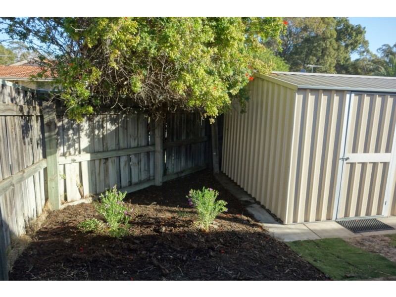 28 Burton Retreat, Stratton WA 6056