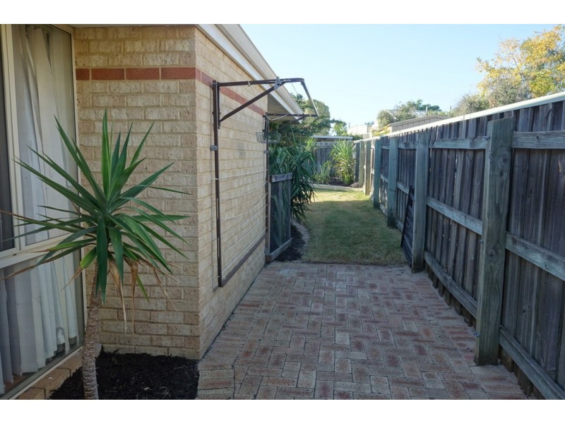 28 Burton Retreat, Stratton WA 6056