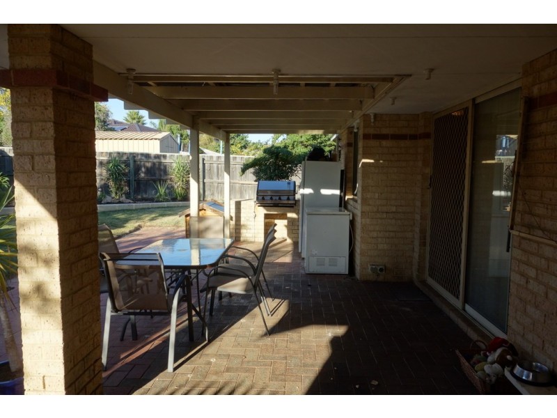 28 Burton Retreat, Stratton WA 6056