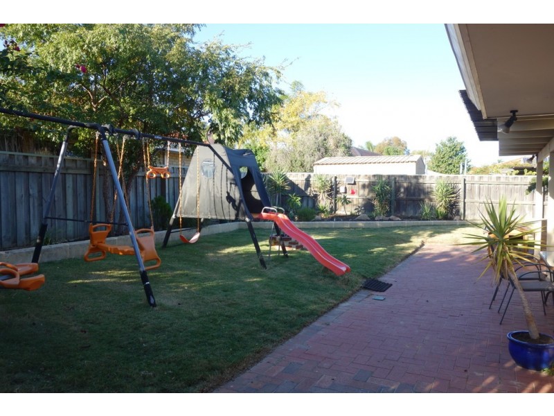 28 Burton Retreat, Stratton WA 6056