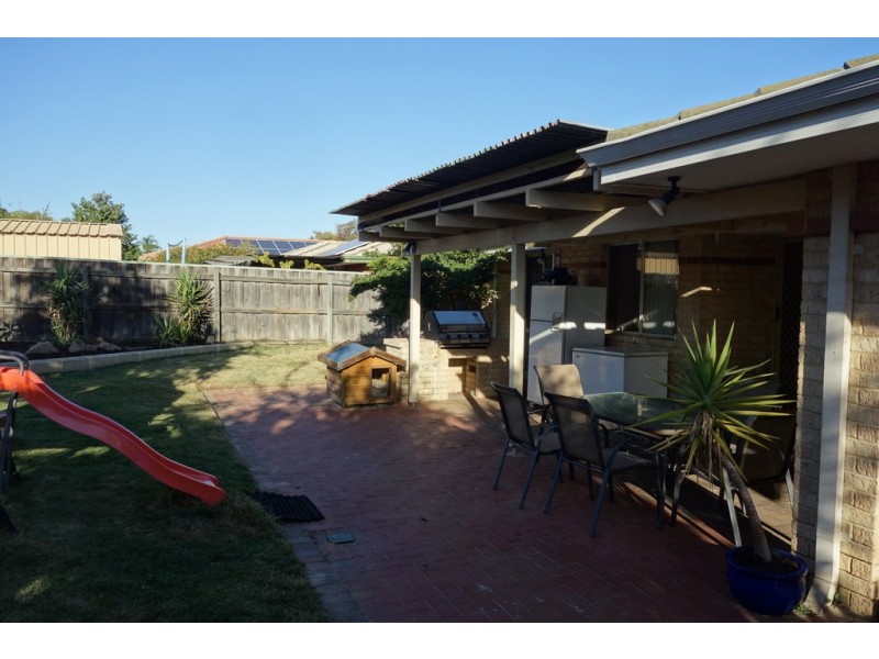 28 Burton Retreat, Stratton WA 6056