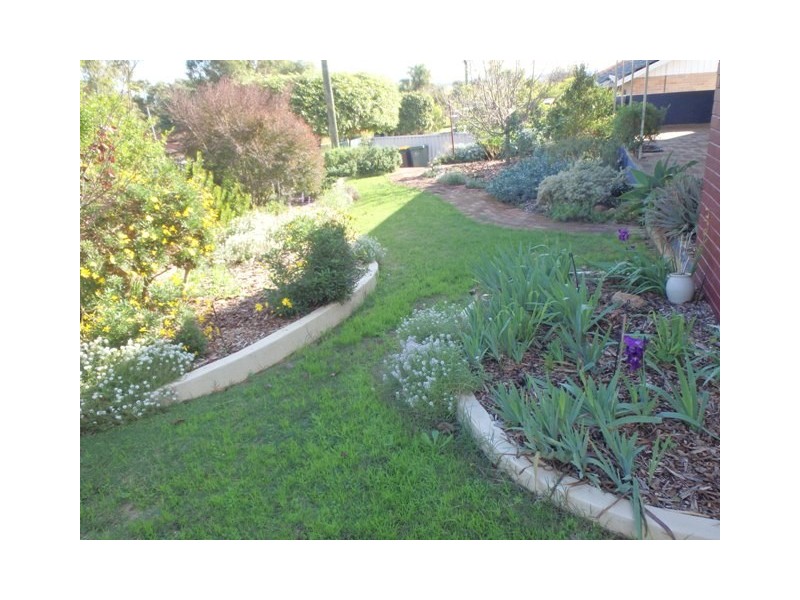 2 Albert Street, Bellevue WA 6056