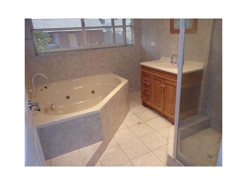 2 Albert Street, Bellevue WA 6056