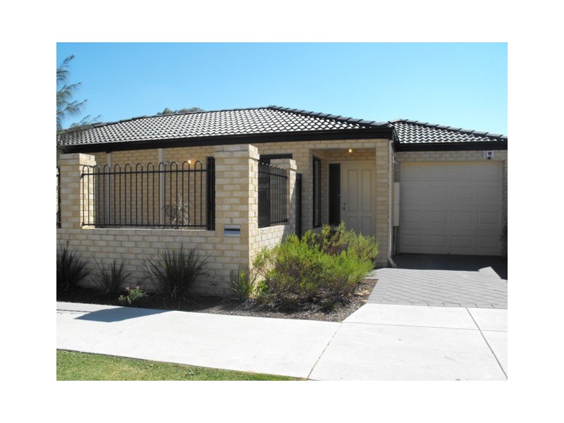 3/7 Templeman Place, Midland WA 6056