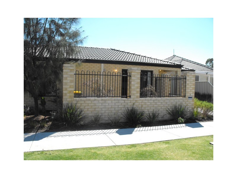 3/7 Templeman Place, Midland WA 6056