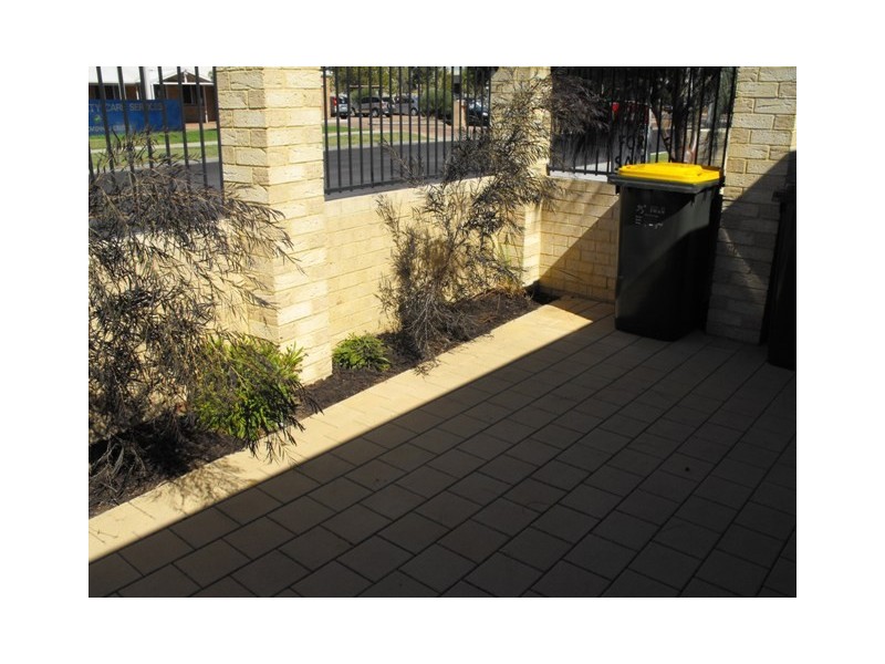 3/7 Templeman Place, Midland WA 6056