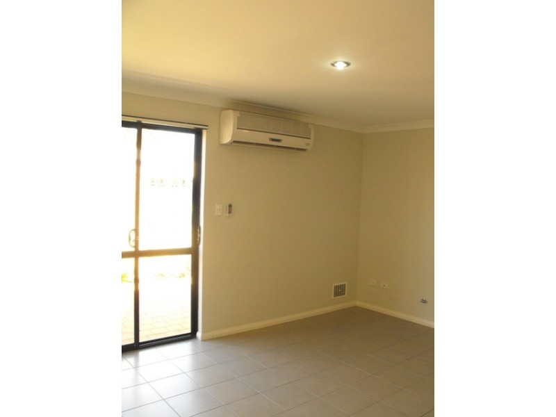 3/7 Templeman Place, Midland WA 6056