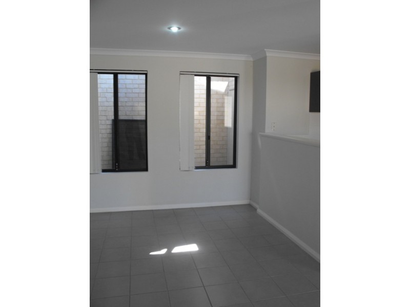 3/7 Templeman Place, Midland WA 6056