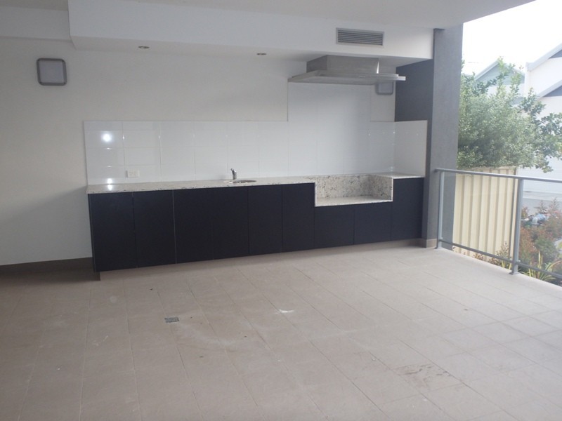 16/4 Wallsend Road, Woodbridge WA 6056