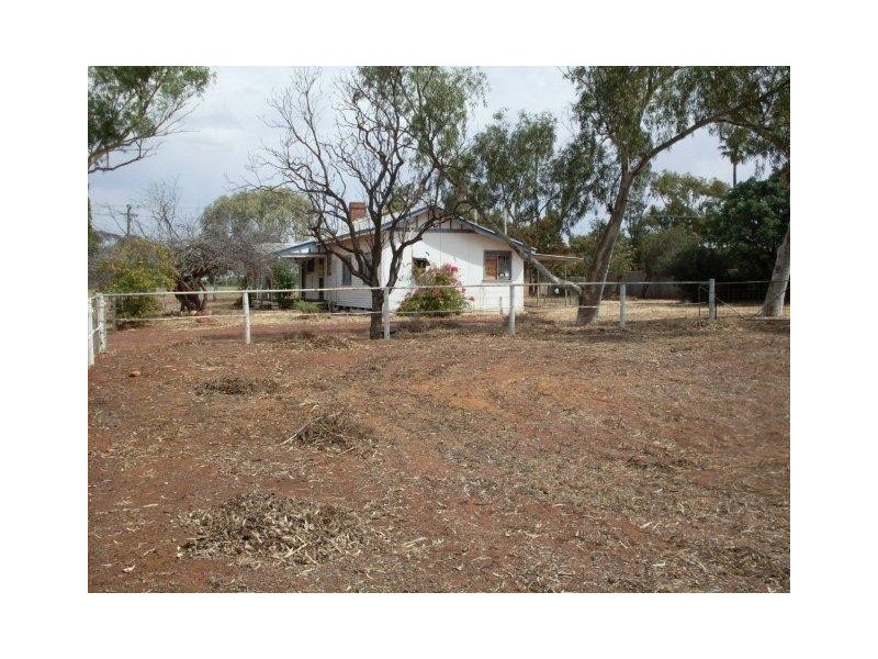 35-37 Main Road, Mullewa WA 6630