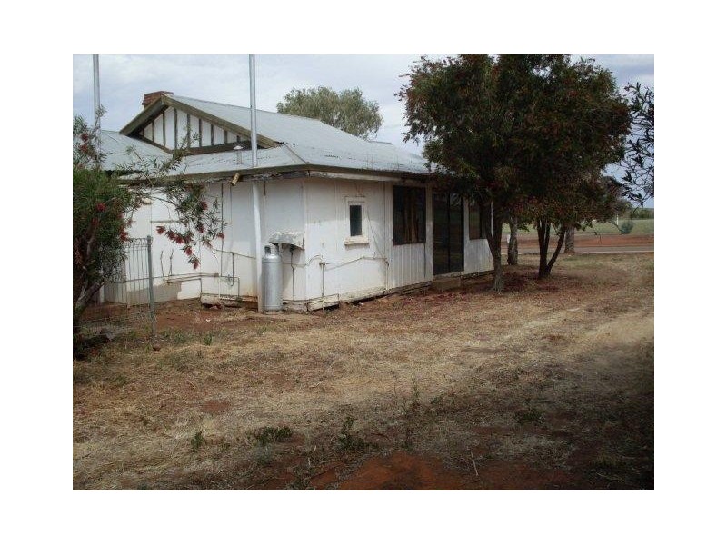 35-37 Main Road, Mullewa WA 6630
