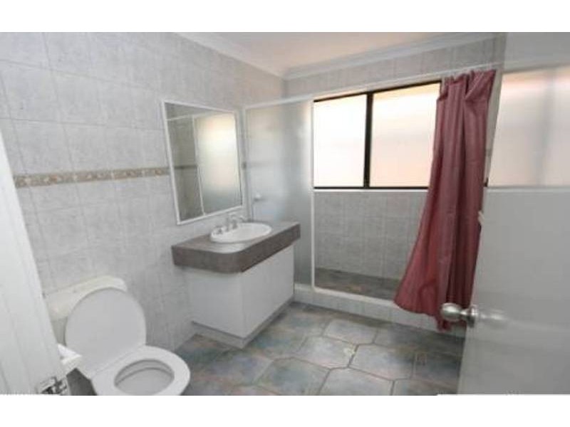 11 Nooyan Close, South Guildford WA 6055