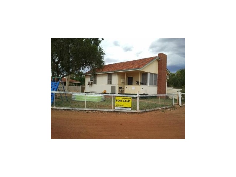 13 Main Road, Mullewa WA 6630