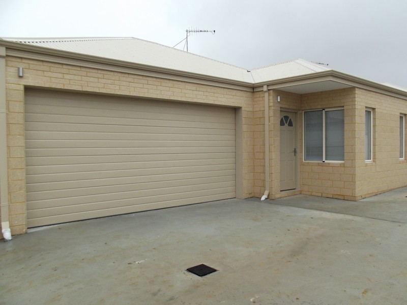 2/30 Elvire Street, Viveash WA 6056