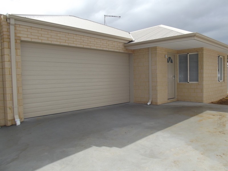 2/30 Elvire Street, Viveash WA 6056