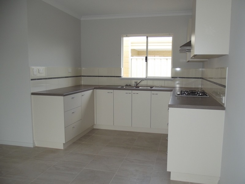2/30 Elvire Street, Viveash WA 6056