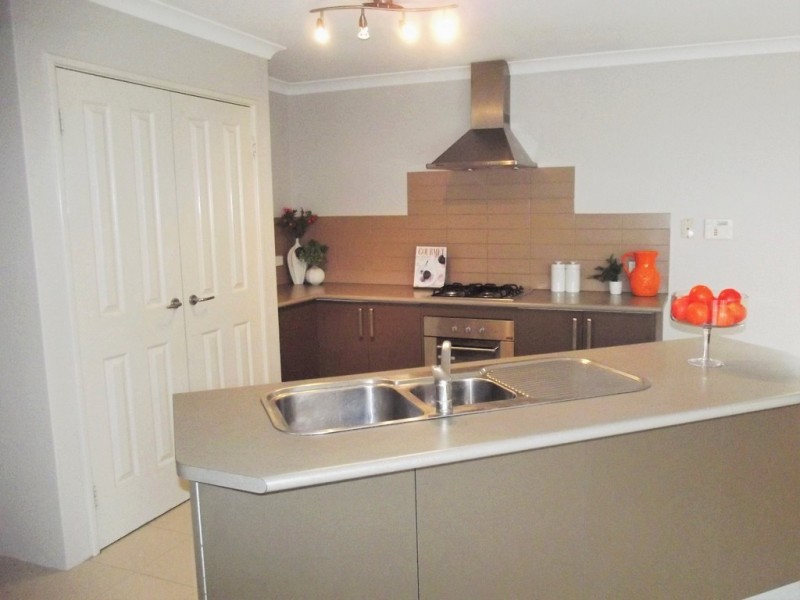 24 Pavilion Circle, The Vines WA 6069
