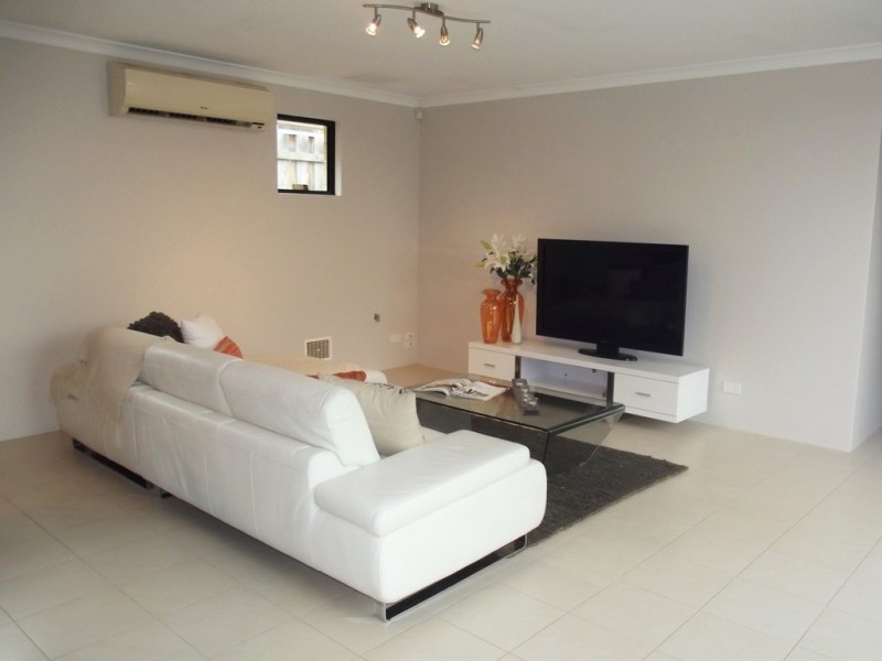 24 Pavilion Circle, The Vines WA 6069