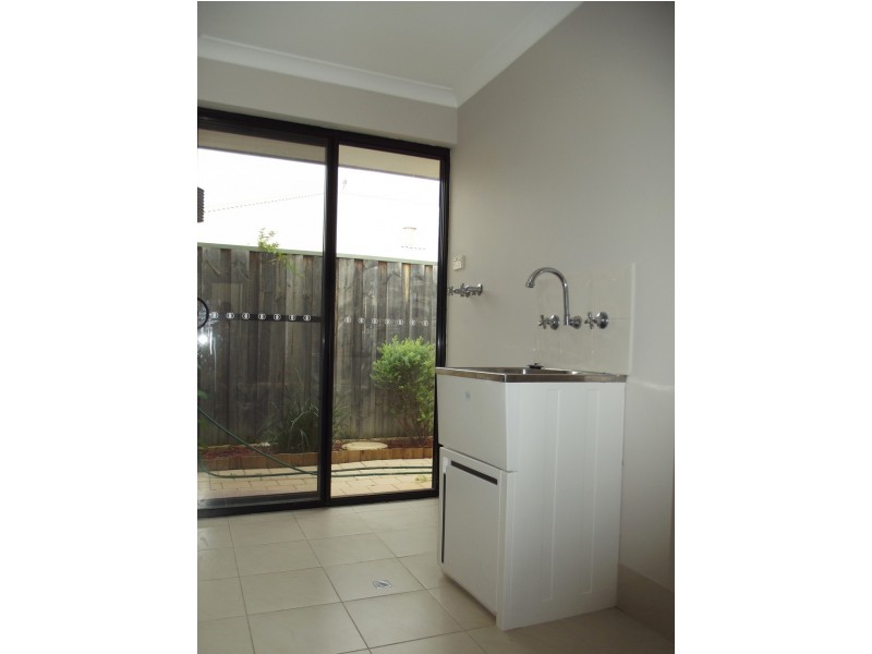 24 Pavilion Circle, The Vines WA 6069